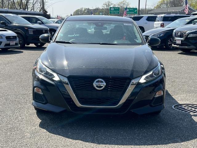 Photo of 2020 Black Nissan Altima
