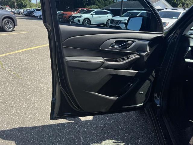 Photo of 2020 Graphite Metallic Chevrolet Traverse