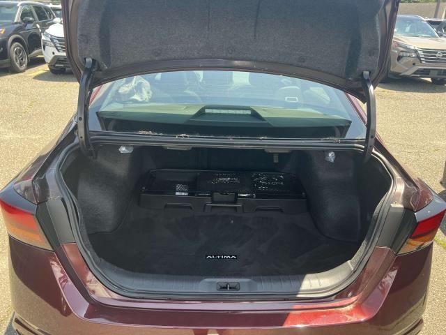 Photo of 2025 Garnet Pearl Me Nissan Altima