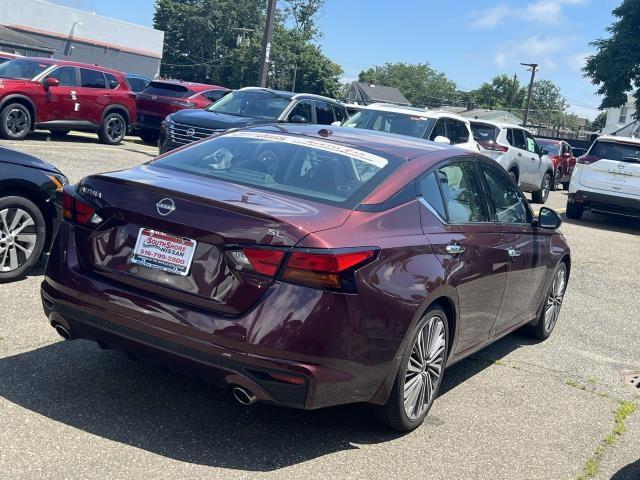 Photo of 2025 Garnet Pearl Me Nissan Altima