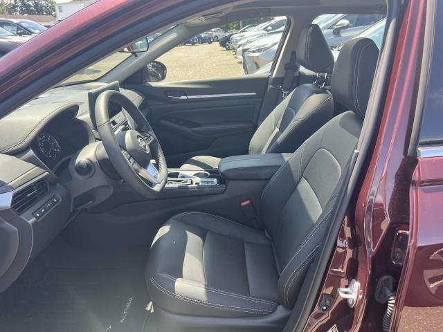 Photo of 2025 Garnet Pearl Me Nissan Altima