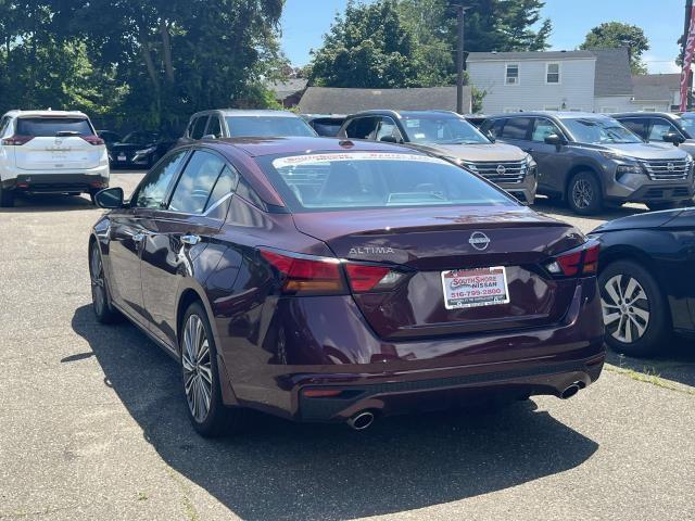 Photo of 2025 Garnet Pearl Me Nissan Altima