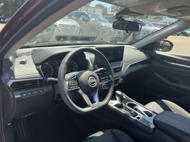 Photo of 2025 Garnet Pearl Me Nissan Altima