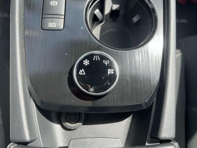 Photo of 2024 Glacier White Nissan Rogue