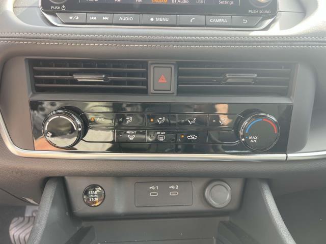 Photo of 2024 Glacier White Nissan Rogue