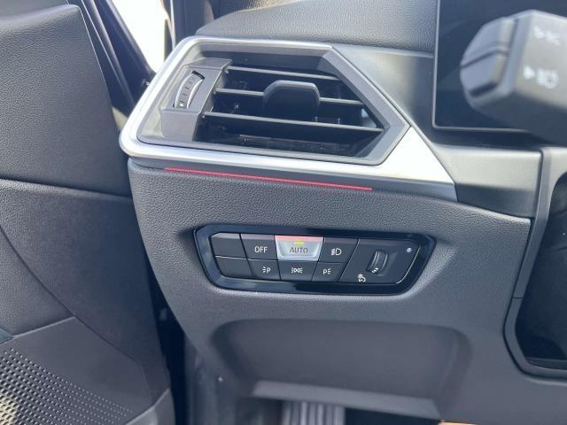 Photo of 2024 Black Sapphire Metallic BMW 330
