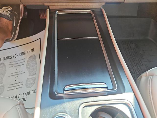 Photo of 2023 White Lincoln Corsair