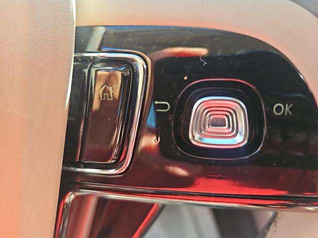 Photo of 2023 White Lincoln Corsair