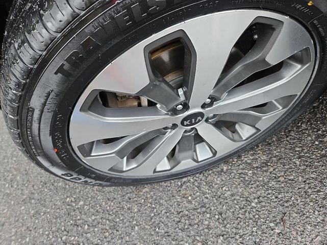 Photo of 2020 Black Kia Telluride