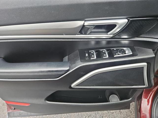 Photo of 2020 Black Kia Telluride