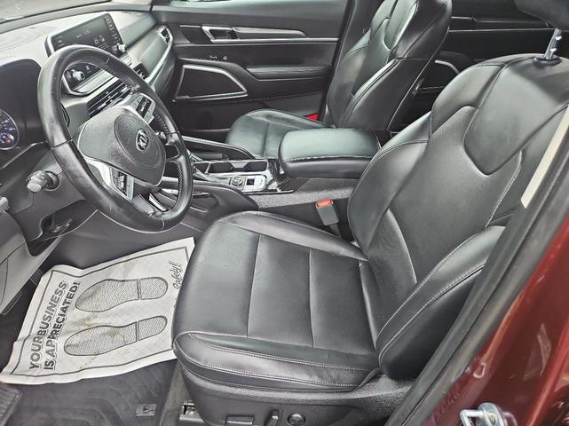 Photo of 2020 Black Kia Telluride