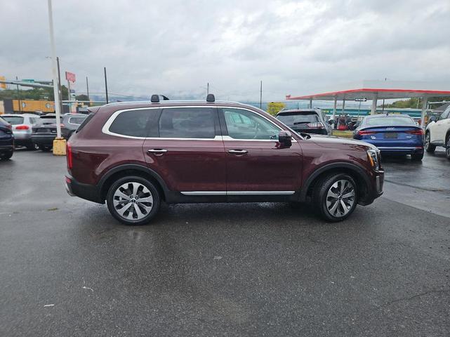 Photo of 2020 Black Kia Telluride