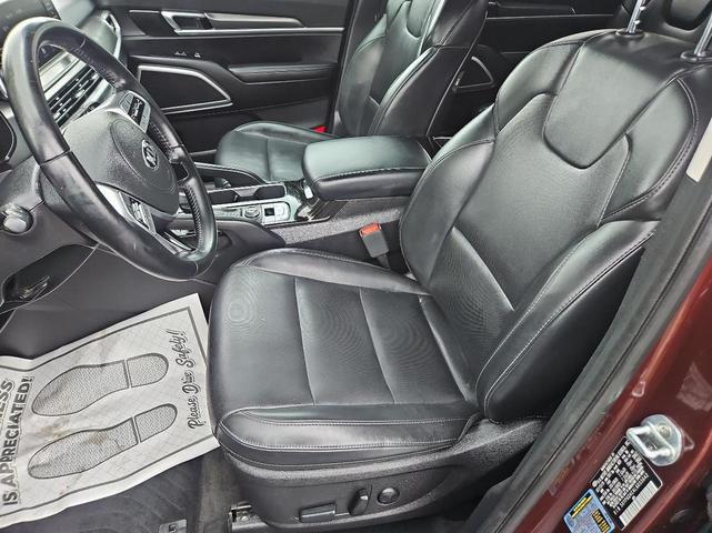 Photo of 2020 Black Kia Telluride