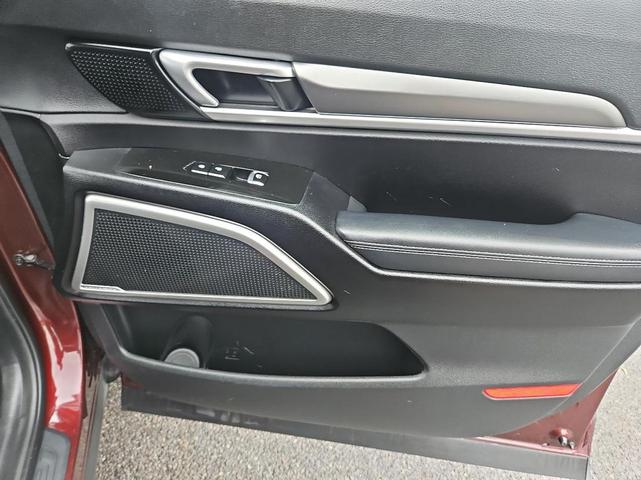 Photo of 2020 Black Kia Telluride