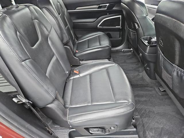 Photo of 2020 Black Kia Telluride