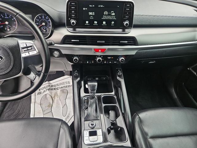 Photo of 2020 Black Kia Telluride