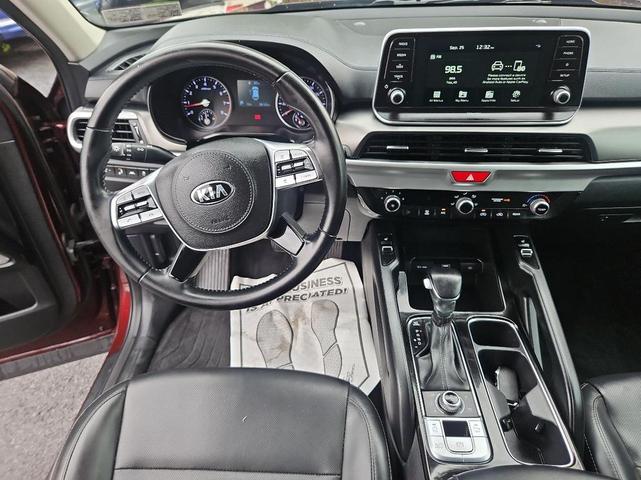 Photo of 2020 Black Kia Telluride