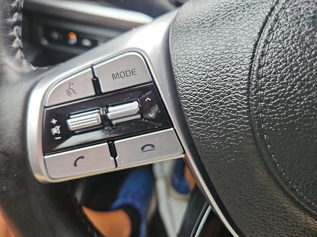 Photo of 2020 Black Kia Telluride