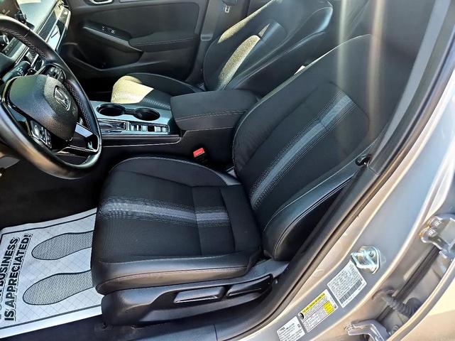 Photo of 2022 grey Honda Civic