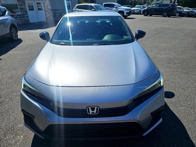 Photo of 2022 grey Honda Civic