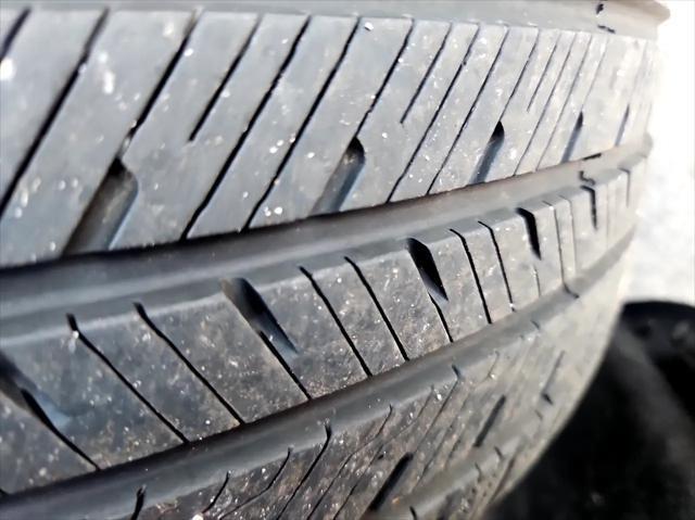 Photo of 2021 Carbonized Gray Metallic Ford Escape