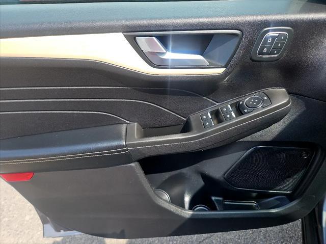 Photo of 2021 Carbonized Gray Metallic Ford Escape