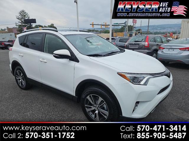 Photo of 2018 White Toyota RAV4