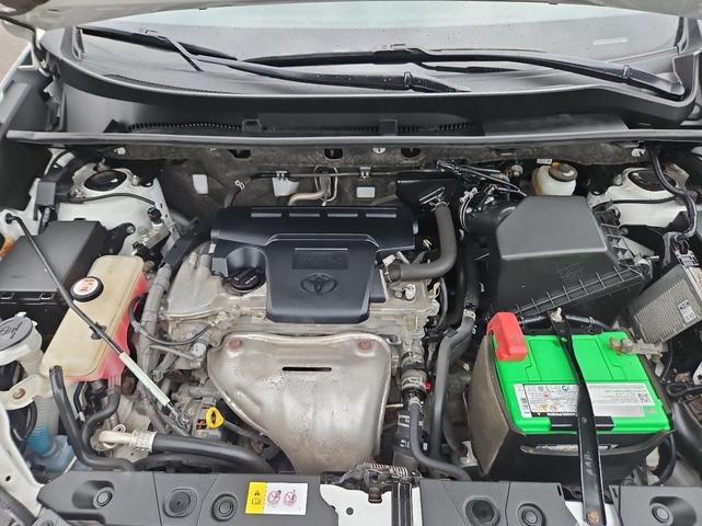 Photo of 2018 White Toyota RAV4