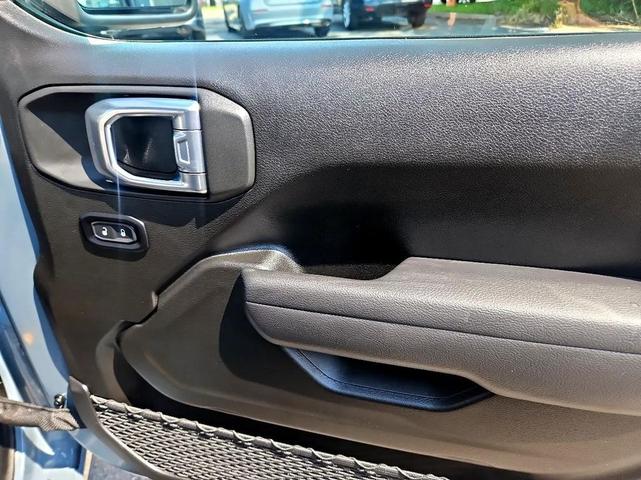 Photo of 2025 Anvil grey Jeep Wrangler