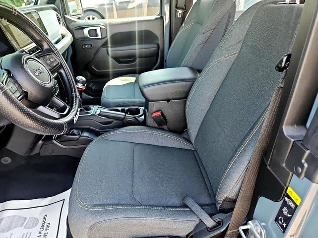 Photo of 2025 Anvil grey Jeep Wrangler