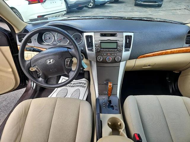 Photo of 2010 Brown Hyundai SONATA