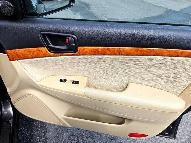 Photo of 2010 Brown Hyundai SONATA