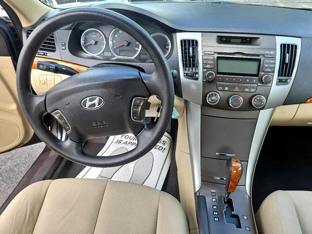 Photo of 2010 Brown Hyundai SONATA