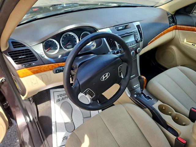 Photo of 2010 Brown Hyundai SONATA