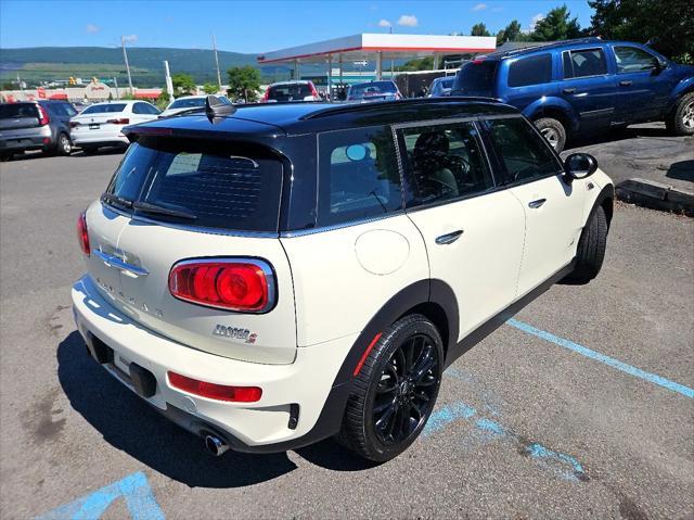 Photo of 2018 White MINI Clubman