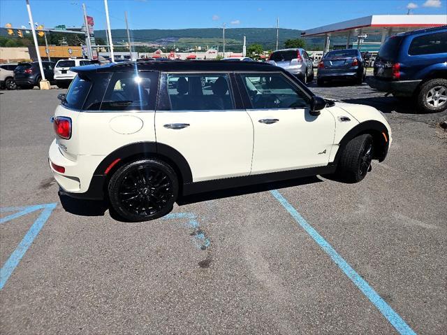 Photo of 2018 White MINI Clubman