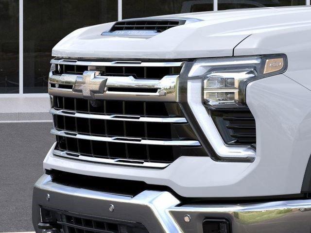 Photo of 2025 Summit White Chevrolet Silverado 2500