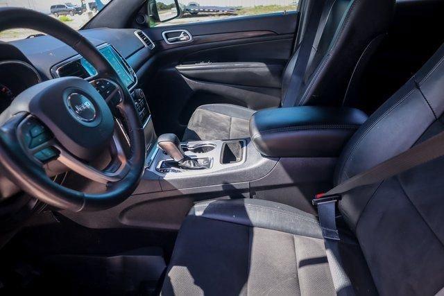 Photo of 2021 Velvet Red Pearlcoat Jeep Grand Cherokee