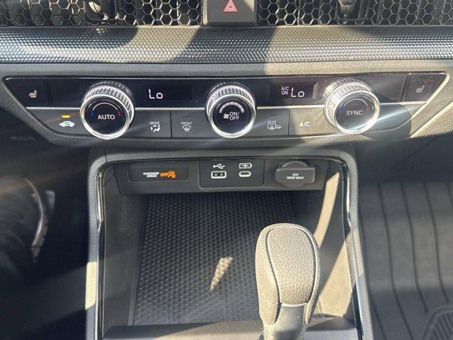 Photo of 2025 Still Night Pearl Honda CR-V