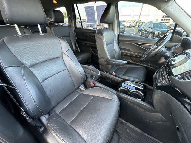 Photo of 2022 Modern Steel Metallic Honda Pilot
