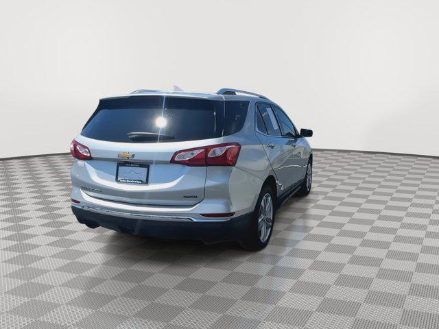 Photo of 2018 Silver Ice Metallic Chevrolet Equinox