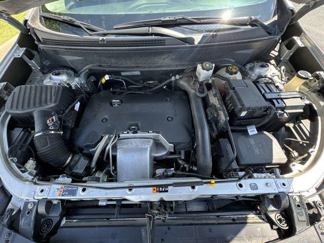 Photo of 2018 Silver Ice Metallic Chevrolet Equinox