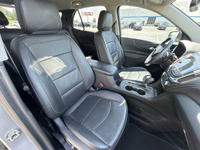 Photo of 2018 Silver Ice Metallic Chevrolet Equinox