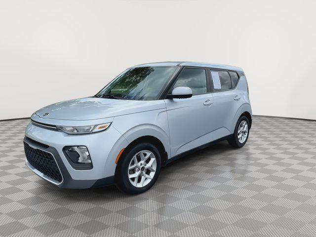 Photo of 2020 Sparkling Silver Kia Soul