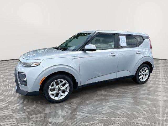 Photo of 2020 Sparkling Silver Kia Soul
