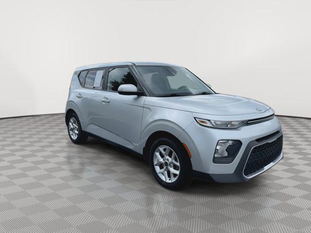 Photo of 2020 Sparkling Silver Kia Soul