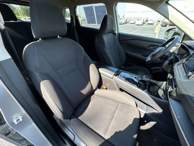 Photo of 2024 Brilliant Silver Metallic Nissan Rogue