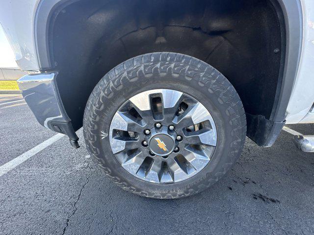 Photo of 2021 Summit White Chevrolet Silverado 2500