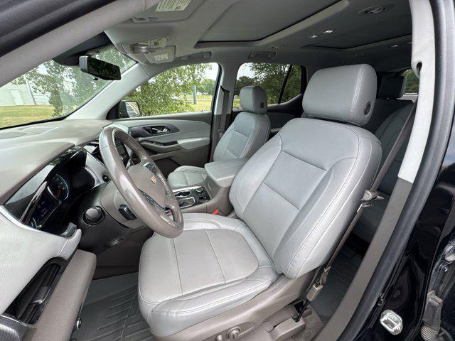 Photo of 2021 Mosaic Black Metallic Chevrolet Traverse