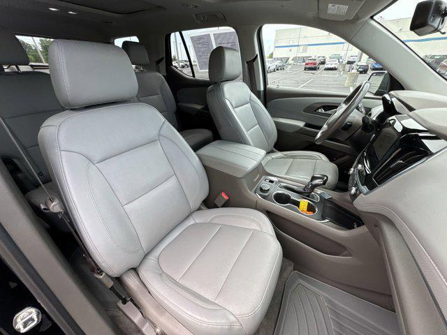 Photo of 2021 Mosaic Black Metallic Chevrolet Traverse